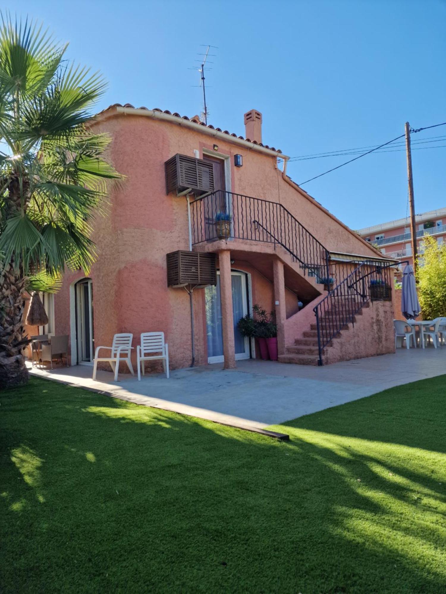 Haut De Villa A 700 Metres De La Plage, Totalement Independant Et Accessible Par Un Escalier Exterieur 圣马克西姆 外观 照片